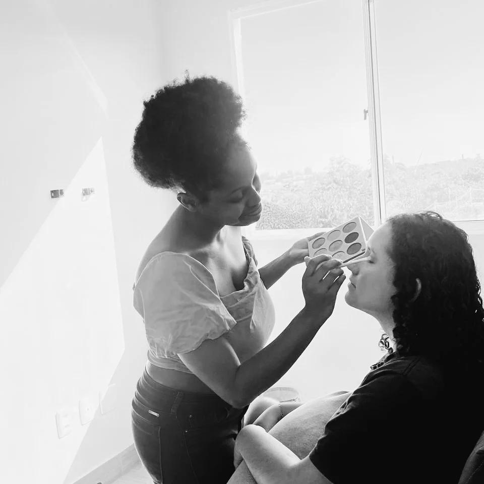 Laura nos bastidores de um atendimento profissional